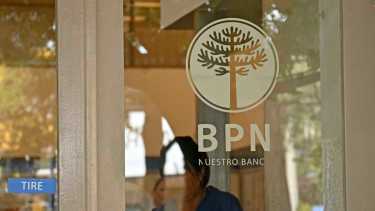 La investigación apenas roza, por ahora, a los altos niveles del Banco Provincia de Neuquén. (Archivo)