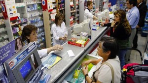Los medicamentos más consumidos por adultos mayores registran subas mensuales de hasta 83%