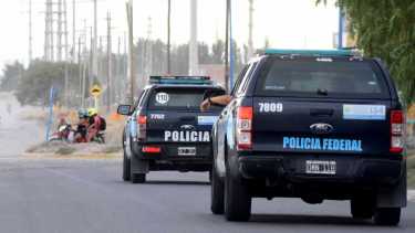 La Policía Federal realizó los allanamientos en el norte de Roca.  (Foto archivo)