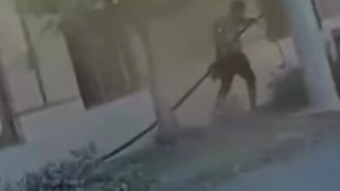 El robo ocurrió a plena luz del día en Cinco Saltos.