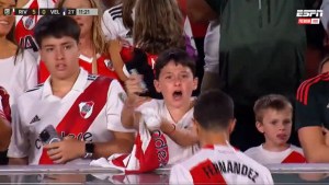 Video | El valioso gesto de Nacho Fernández con un pequeño hincha de River