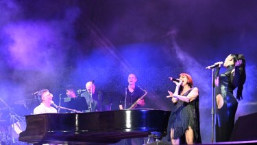Fito Páez y Fabiana Cantilo, juntos en la Fiesta Nacional de la Confluencia 2024. (Foto: Florencia Salto)