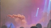 Imagen de Locura en un recital: prendieron varias bengalas dentro de un boliche en Buenos Aires