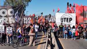 Levantaron todos los cortes: puentes Neuquén &#8211; Cipolletti liberados
