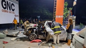 Explotó un auto cuando llenaba el tubo de gas en una estación de GNC de Salta: llevaba cocaína