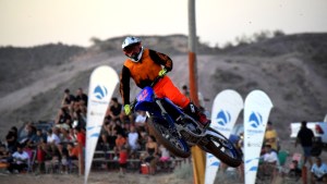 Palaco Pérez volvió a festejar en el Supercross de Verano y va por el título