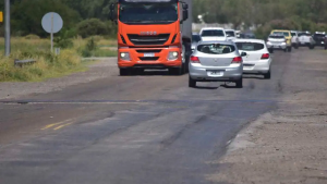 Fin de semana largo: con un operativo de tránsito se espera el regreso en las rutas de Neuquén y Río Negro