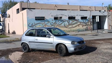 El vehículo en el que se habrían trasladado hasta Catriel. Foto: Catriel 25 Noticias.