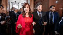 Imagen de Cristina Kirchner estalló contra Javier Milei por la denuncia en Anses: «Buscate un buen psicólogo»