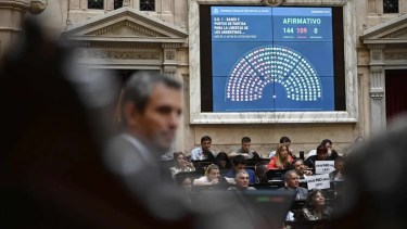 Ley Ómnibus | El oficialismo se encamina a la votación en particular, con rechazo al impuesto PAIS y la mira en el Senado. Foto archivo Télam. 