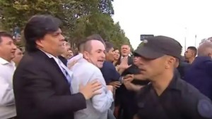 Ley Ómnibus: diputados de UxP salieron a calle en medio de los incidentes tras no lograr un cuarto intermedio