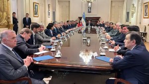 Tras la derrota de la Ley Ómnibus, el Gobierno apuesta a que los gobernadores paguen los costos
