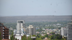 De dónde sale el humo que se ve en Neuquén, Roca y el Alto Valle: No es de Chile ni la cordillera