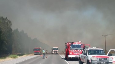 Video | Combaten incendio en Vaca Muerta, entre Añelo y El Chañar: "Hay 500 hectáreas afectadas"