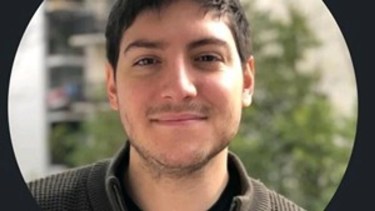  Juan Pablo Carreira se define como “Ingeniero Industrial. Liberal y republicano”.