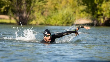 Un centenar de personas se anotó para el Triatlón de la Confluencia y el Acuatlón Kids en Neuquén. Foto: Juan Elio Olivares