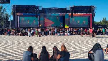 Habilitaron más entradas para la Fiesta de la Confluencia 2025 en Neuquén. Foto: Cecilia Maletti