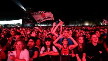 Tres escenarios llenos de artistas. (foto Florencia Salto)