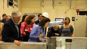 La canciller Diana Mondino recorrió las instalaciones del reactor RA-10