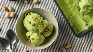 Calorcito = helado de banana y pistachos