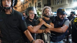 Agresiones a periodistas: preocupación de la Academia Nacional de Periodismo y FOPEA