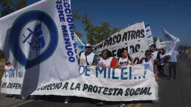Habrá una protesta de Unter y universitarios en la Ruta 22 de Roca. Foto Archivo.