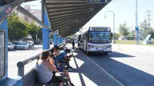 Cómo funcionarán los colectivos el fin de semana XXL en Roca
