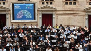 El oficialismo no tiene asegurado los votos en los artículos clave de la Ley Ómnibus