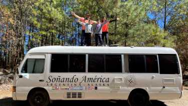 «Soñando América»: la familia viajera que atravesó el continente entero en cuatro ruedas