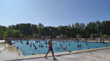 La pileta municipal tiene entrada libre y gratuita. Foto: Gentileza.