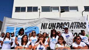 Unter se encamina al paro y Educación instruye a los consejeros