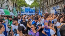 Imagen de Paritarias de Bancarios: el sueldo inicial ya se ubica por arriba de 1 millón, cuánto cobrarán en abril
