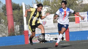 Fútbol femenino: hubo lluvia de goles en Lifune y  la Liga Confluencia jugó su primera fecha