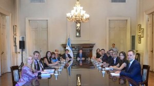 Milei monitorea la escalada de violencia en Rosario junto a su Gabinete