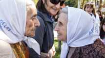 Imagen de 24 de marzo: las Madres de Plaza de Mayo de Neuquén encabezaron la ronda de los jueves