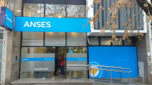 Imagen de Bono escolar de Anses: quiénes cobran el extra de 70 mil pesos en marzo 2024