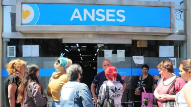 Jubilados y pensionados de Anses cobrarán un nuevo bono en abril 2024. 