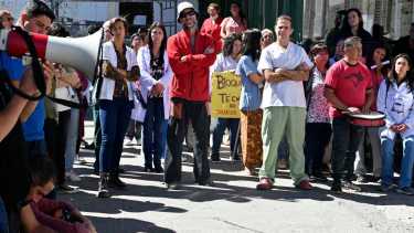 Profesionales y técnicos del hospital de Bariloche  realizaron un paro prolongado junto a gremios y autoconvocados y ahora fueron reconocidos como interlocutores del sector. Archivo