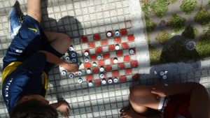En la Argentina, el ajedrez es una forma de acompañar a chicos que viven en barrios vulnerables y centros de reclusión