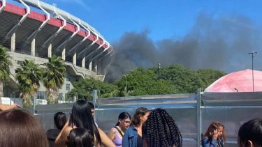 Se prendió fuego un contenedor en River a pocas horas del recital de María Becerra (Foto: gentileza)
