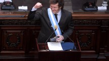 Imagen de Javier Milei utilizó un especial atril para abrir las sesiones del Congreso y las redes no lo dejaron pasar