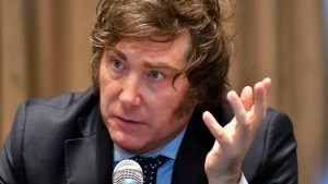 Milei volvió a elogiar al Kun Agüero por su opinión sobre la privatización de clubes argentinos 