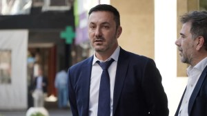 Picante cruce entre Petri y un referente de la UCR que pidió su expulsión: «Andá pa’LLA, bobo»