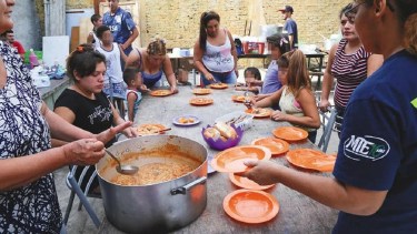 Organizaciones sociales vienen reclamando la falta de asistenicia a los comedores. 