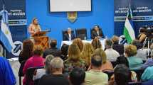 Imagen de María Emilia Soria y la apertura de sesiones en Roca: «Vialidad Nacional pidió sacar todos los semáforos» sobre la Ruta 22
