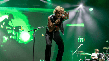 Ross Lynch en Argentina: besó a una fan en su concierto y las redes sociales estallaron