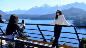 ¿Viajan en Semana Santa?: Reservas y precios en Bariloche, Las Grutas y más