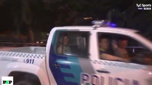 Video | La insólita anécdota de Facundo Mura: el micro de Racing se olvidó al roquense y lo llevó la policía