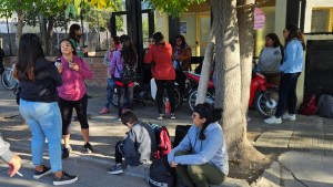 Hubo acuerdo con eventuales y se levantó el bloqueo en Desarrollo Social de Neuquén