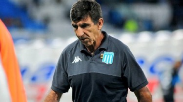 Gustavo Costas no podrá contar con Agustín Almendra para el duelo ante Boca.